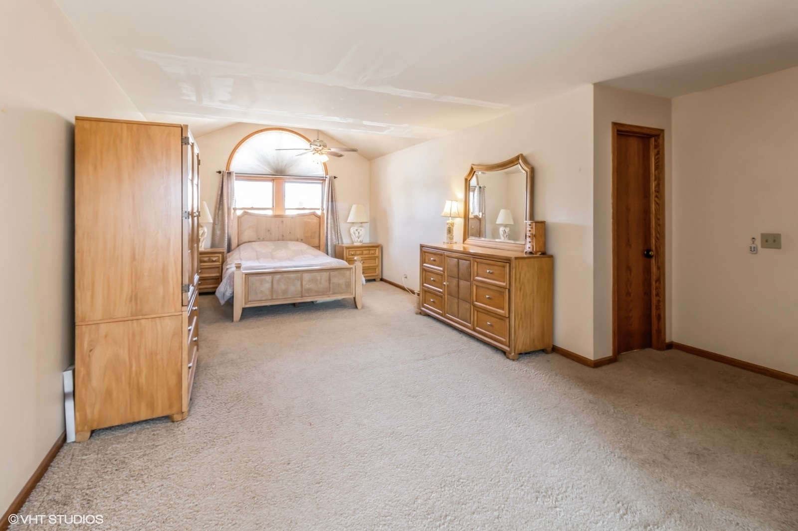 2029 Valley Creek Drive Elgin, IL 60123 - Photo 11 of 27