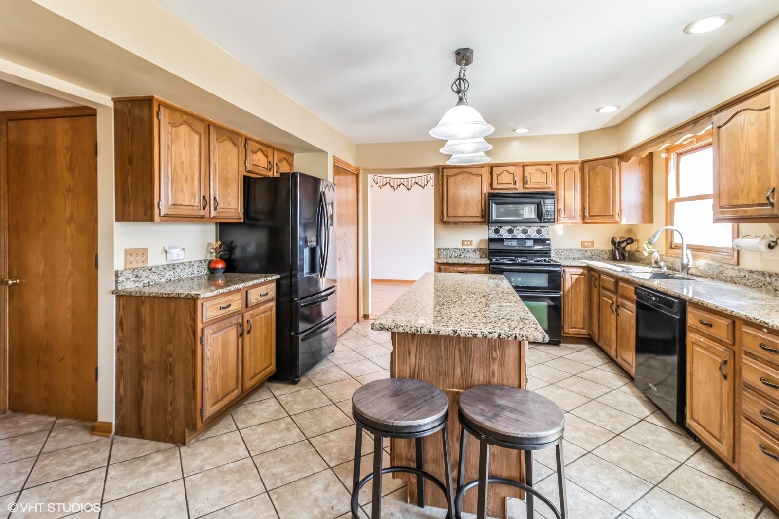 2029 Valley Creek Drive Elgin, IL 60123 - Photo 6 of 27