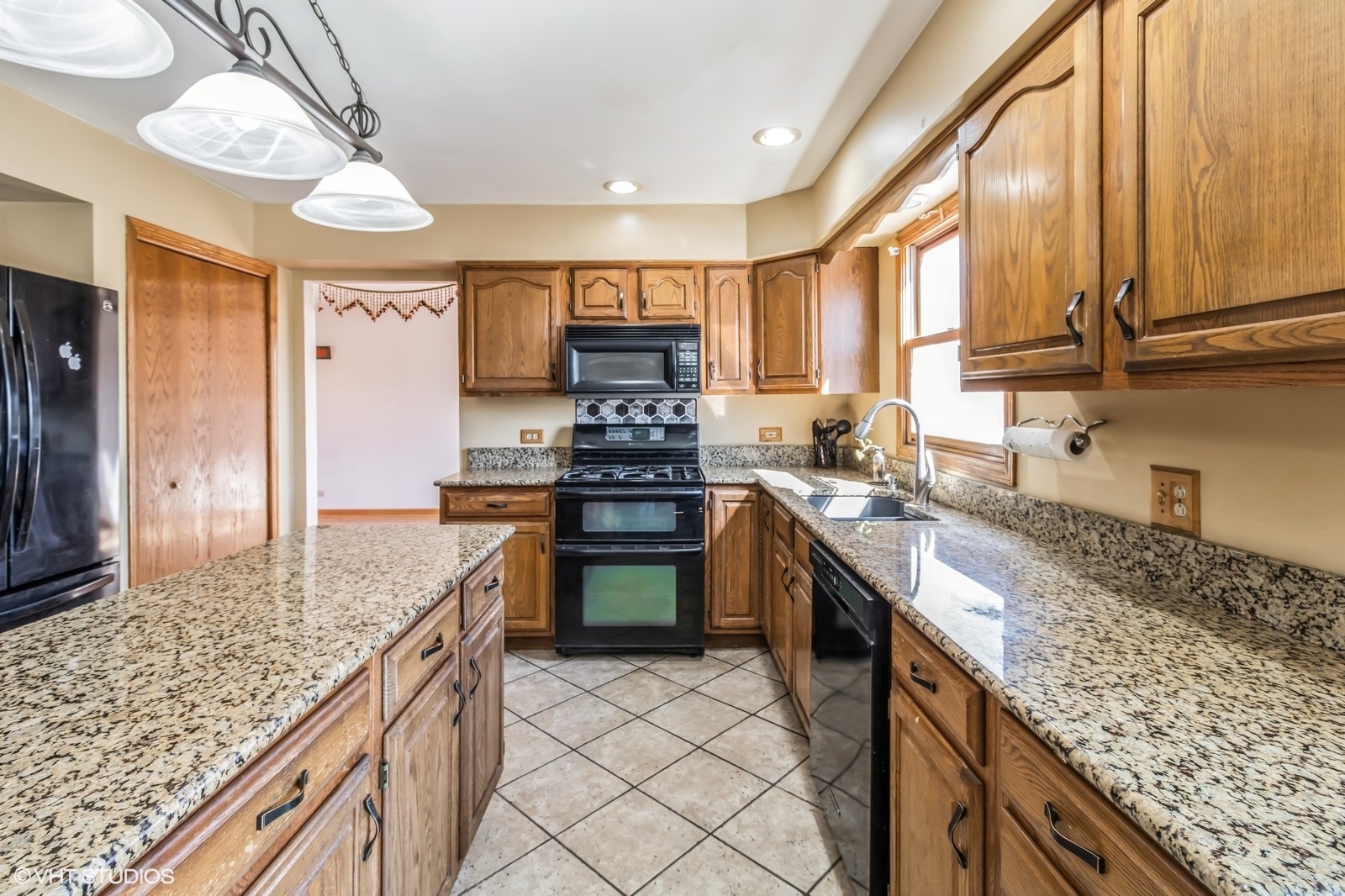 2029 Valley Creek Drive Elgin, IL 60123 - Photo 7 of 27