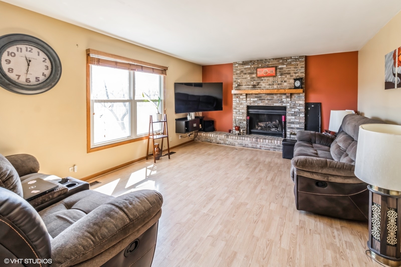 2029 Valley Creek Drive Elgin, IL 60123 - Photo 9 of 27