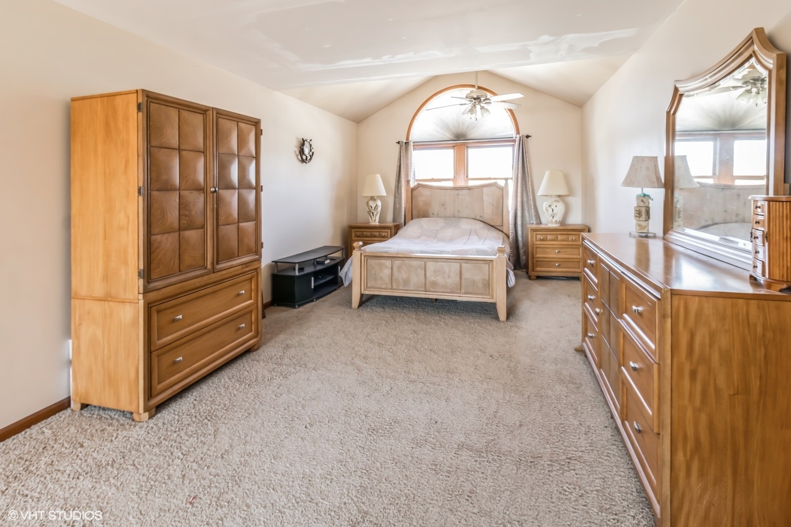 2029 Valley Creek Drive Elgin, IL 60123 - Photo 10 of 27