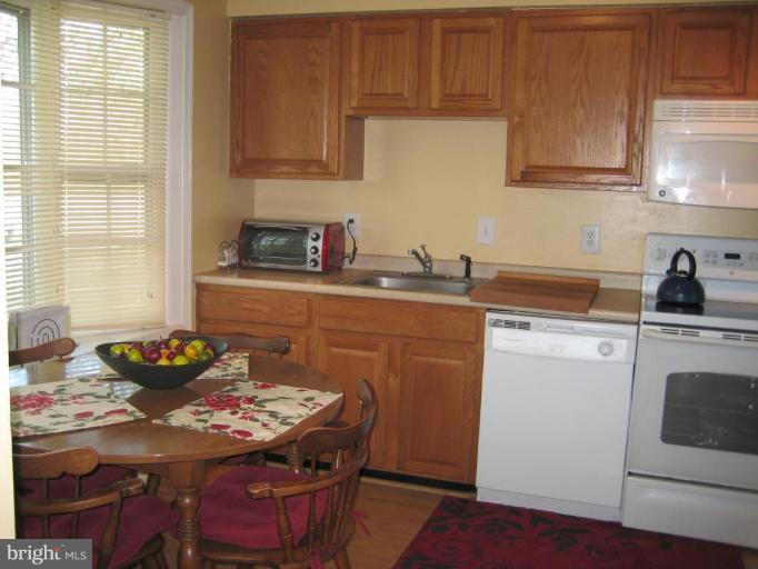 3064 Seminole Road Woodbridge, VA 22192 - Photo 13 of 20 Kitchen