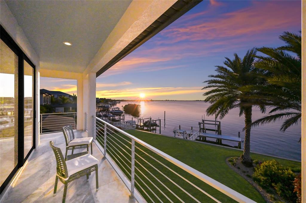 700 Regatta Way Bradenton, FL 34208 - Photo 4 of 78