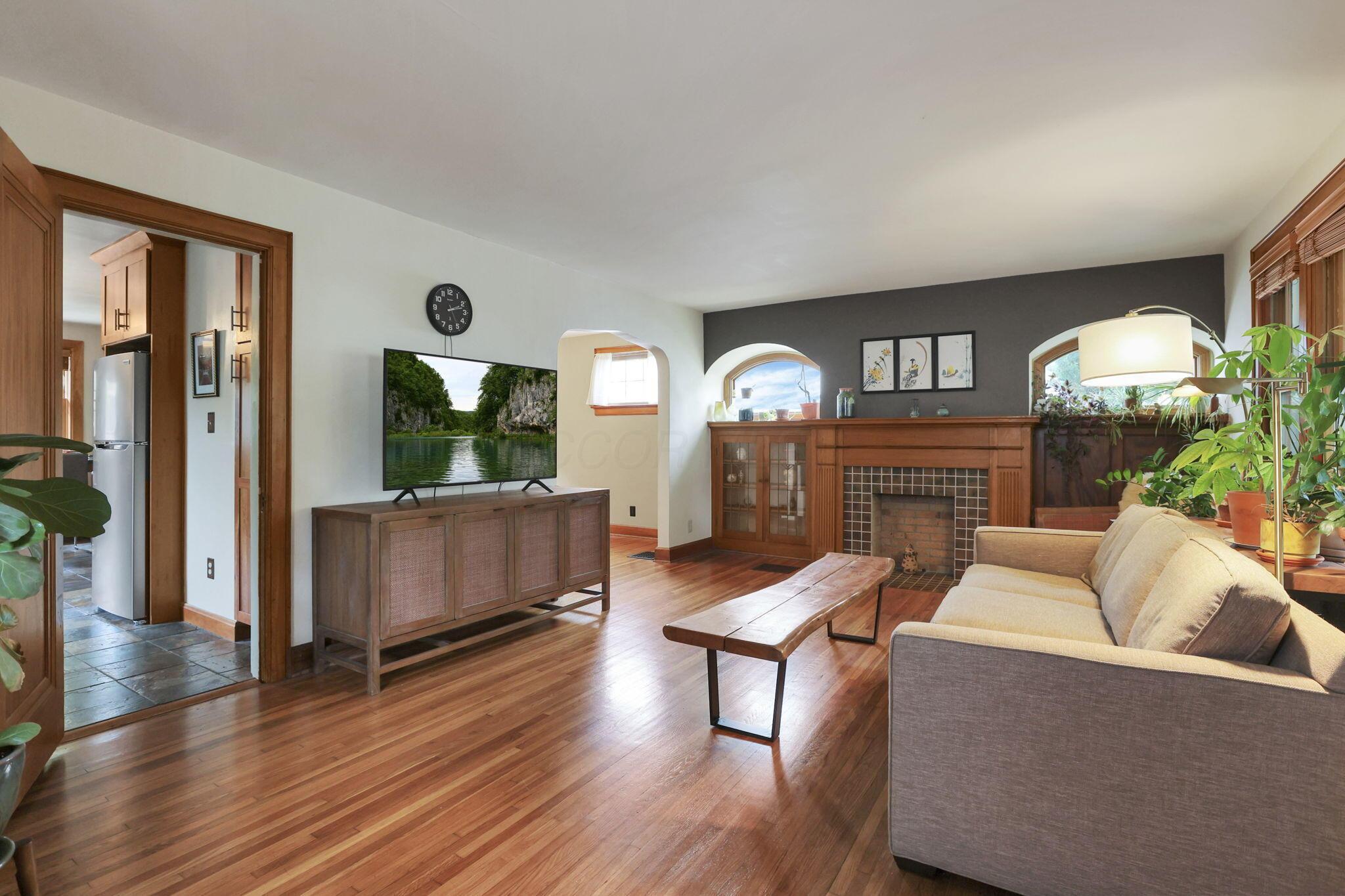 249 Blenheim Road Columbus, OH 43214 - Photo 9 of 47 11-web-or-mls-G02A6178