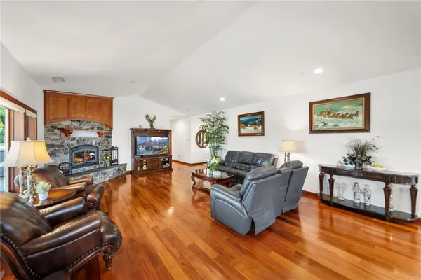 $1,020,000 | 4323 Rainbow Vista Drive, Fallbrook, CA 92028