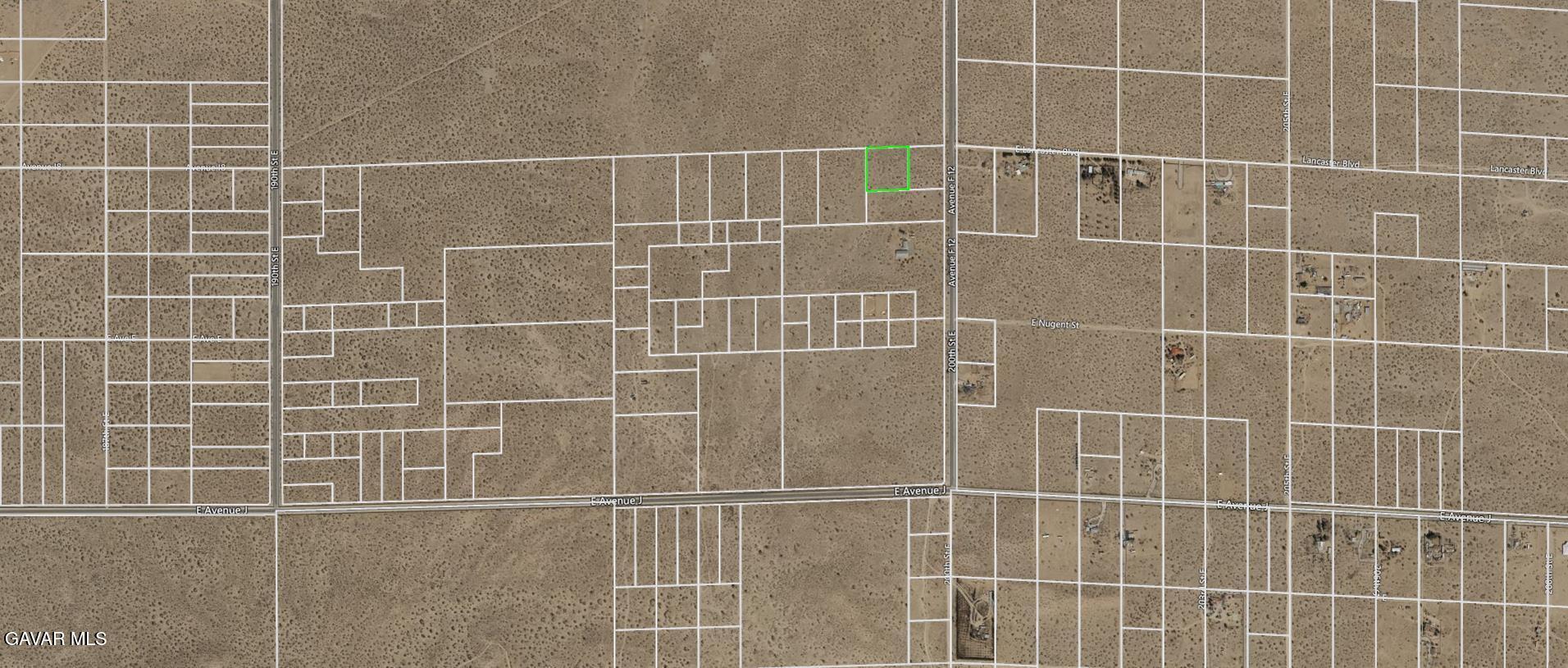 I8 Vic 200 Lancaster, CA 93535 - Photo 3 of 13 a bathroom with a window and shower