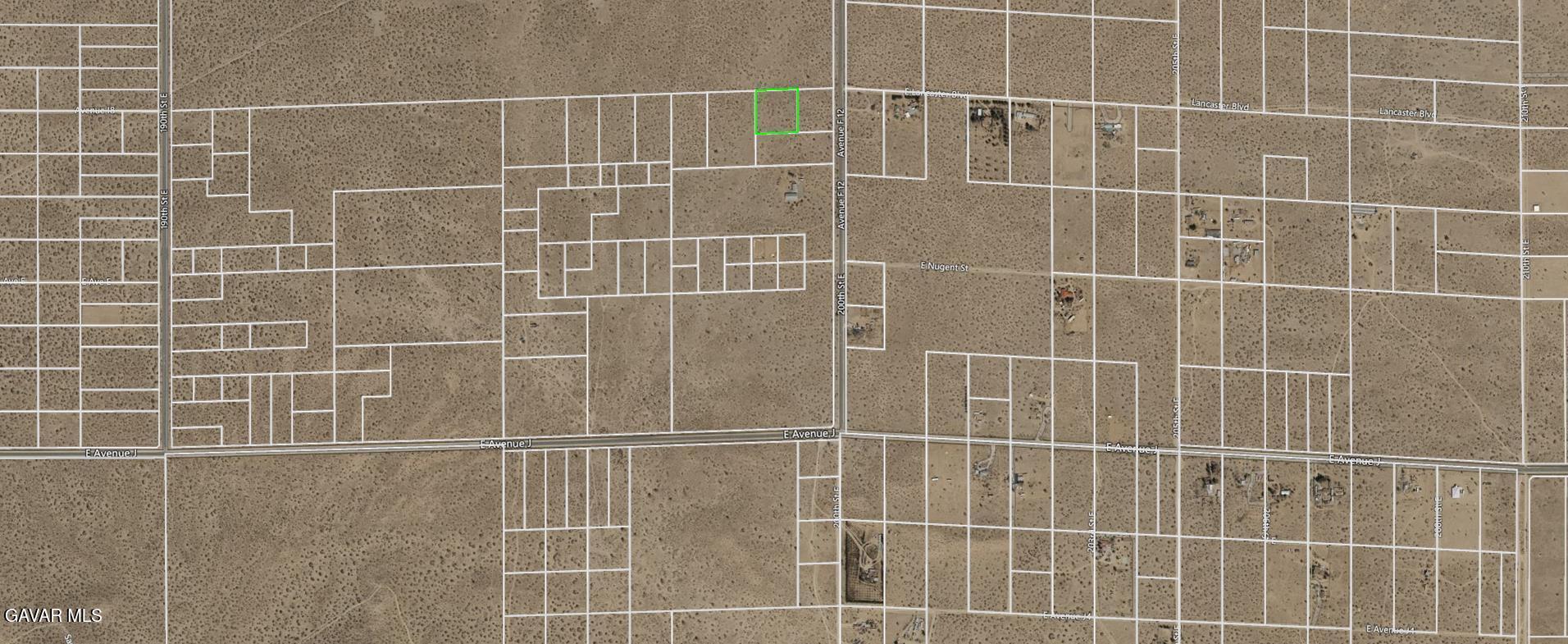 I8 Vic 200 Lancaster, CA 93535 - Photo 5 of 13 a bathroom with a shower