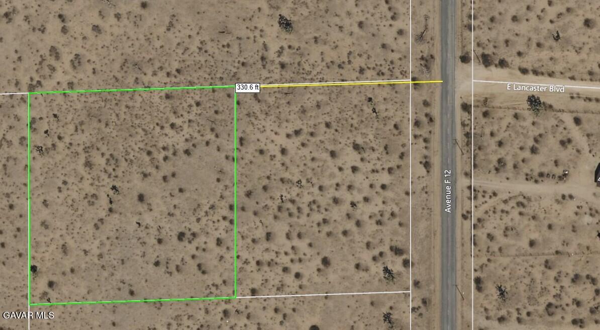 I8 Vic 200 Lancaster, CA 93535 - Photo 6 of 13 a bathroom with a shower