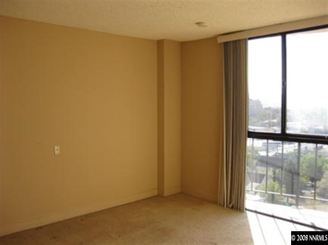 567 West 4th Street, Unit 905 Reno, NV 89503 - Photo 6 of 8 a view of an empty room with a window