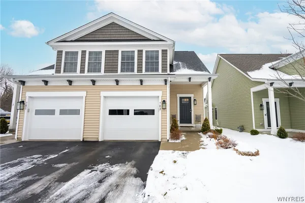 $299,000 | 702 Carriage Lane, West Seneca, NY 14224