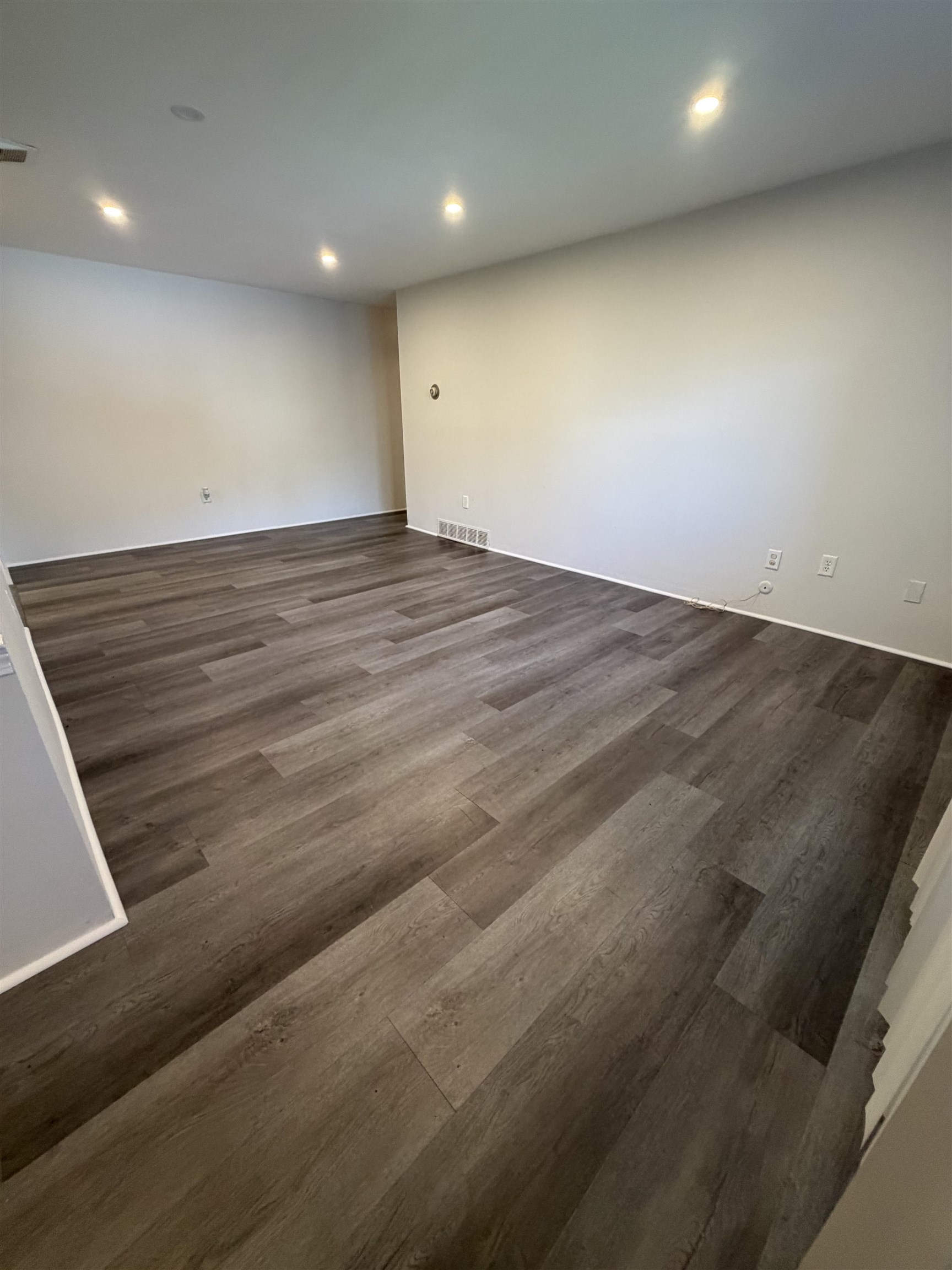 9 Louisburg Square, Unit 5 Nashua, NH 03060 - Photo 13 of 17
