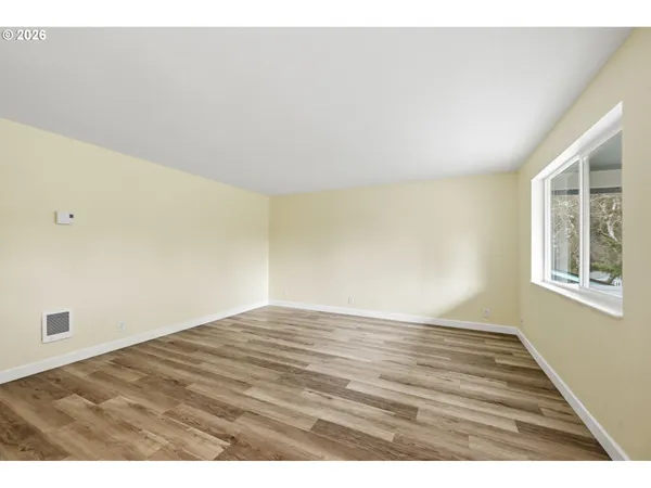 $349,500 | 88002 10th Street, Veneta, OR 97487