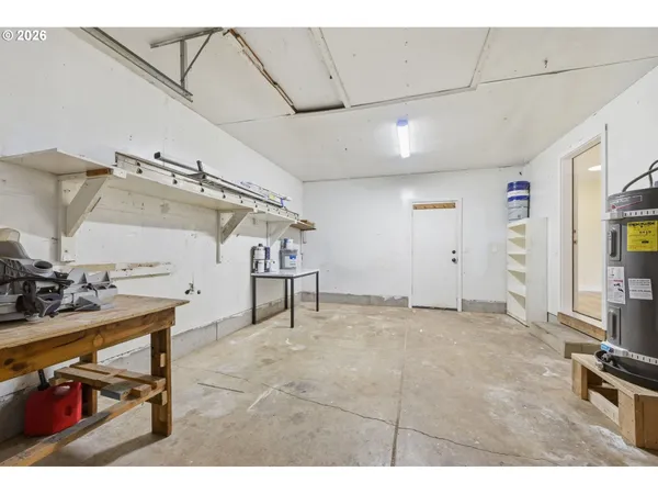 $349,500 | 88002 10th Street, Veneta, OR 97487