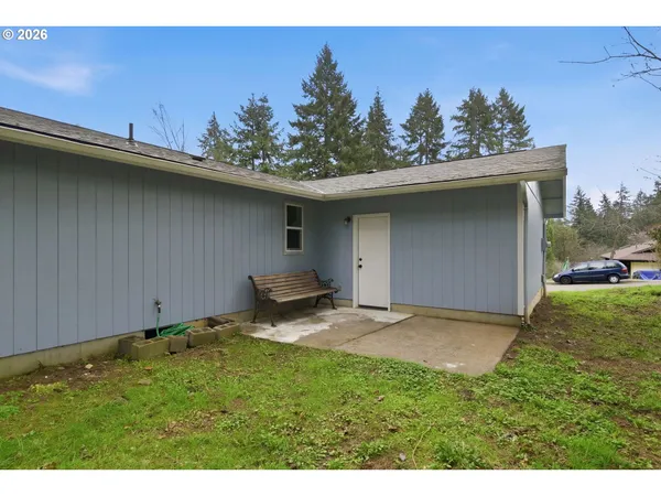 $349,500 | 88002 10th Street, Veneta, OR 97487