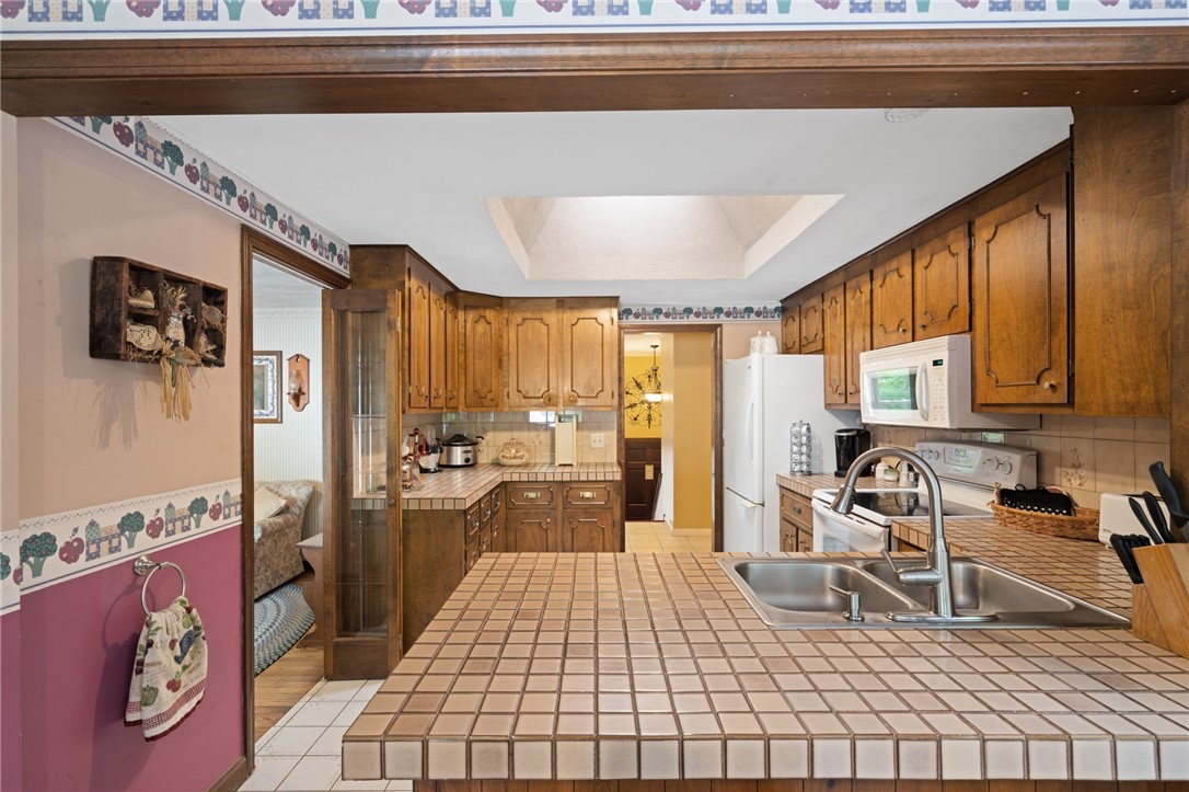 343 Hill Farm Road Coventry, RI 02816 - Photo 11 of 36