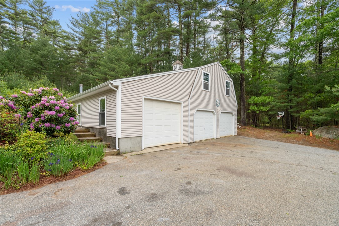 343 Hill Farm Road Coventry, RI 02816 - Photo 8 of 36