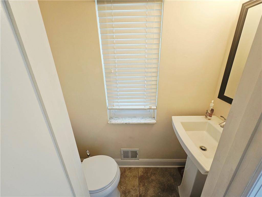 236 Shafer Road Coraopolis, PA 15108 - Photo 10 of 21