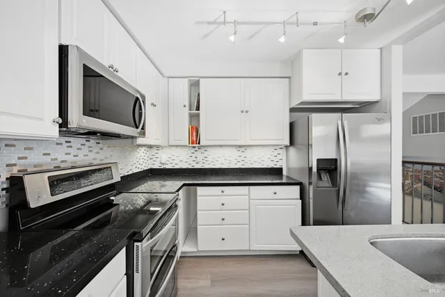 $599,000 | 2024 Knolls Drive, Santa Rosa, CA 95405