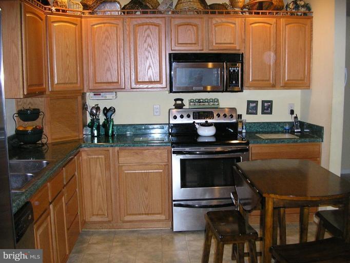 7501 Scotts Farm Road Spotsylvania, VA 22553 - Photo 13 of 23 Kitchen features stainless & lots of counter space