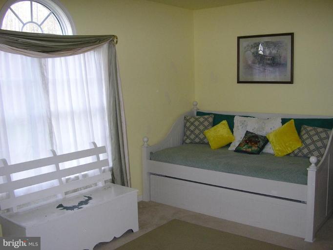 7501 Scotts Farm Road Spotsylvania, VA 22553 - Photo 19 of 23 Split bedroom plan, 2nd bedrm has beautiful window