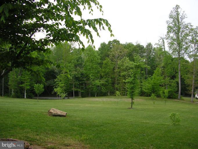 7501 Scotts Farm Road Spotsylvania, VA 22553 - Photo 3 of 23 Just beautiful front yard!