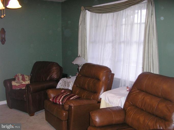7501 Scotts Farm Road Spotsylvania, VA 22553 - Photo 10 of 23 Lots of light with large living room windows