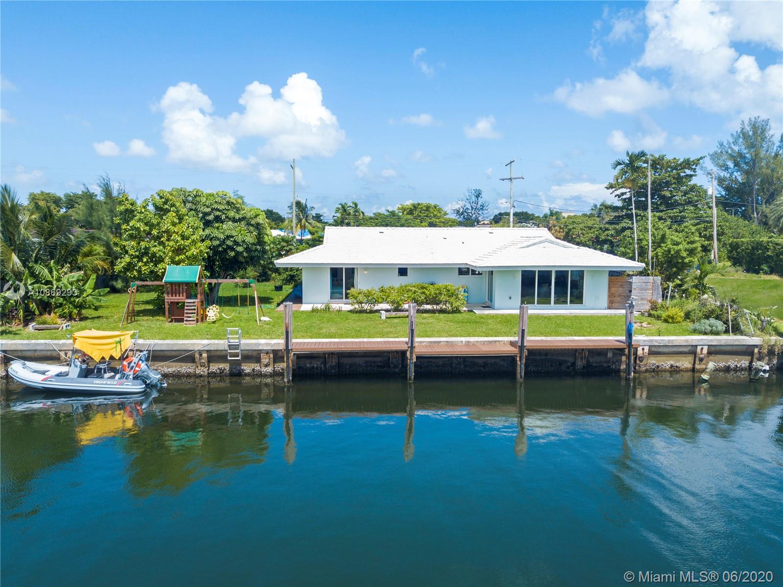 2152 Northeast 122nd Road North Miami, FL 33181 - Photo 3 of 23 Gallery Image 3