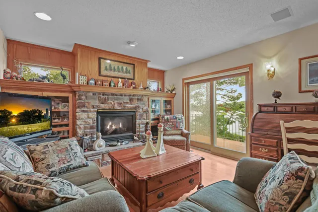 $774,900 | 33464 Xkimo Street Northwest, Cambridge, MN 55008