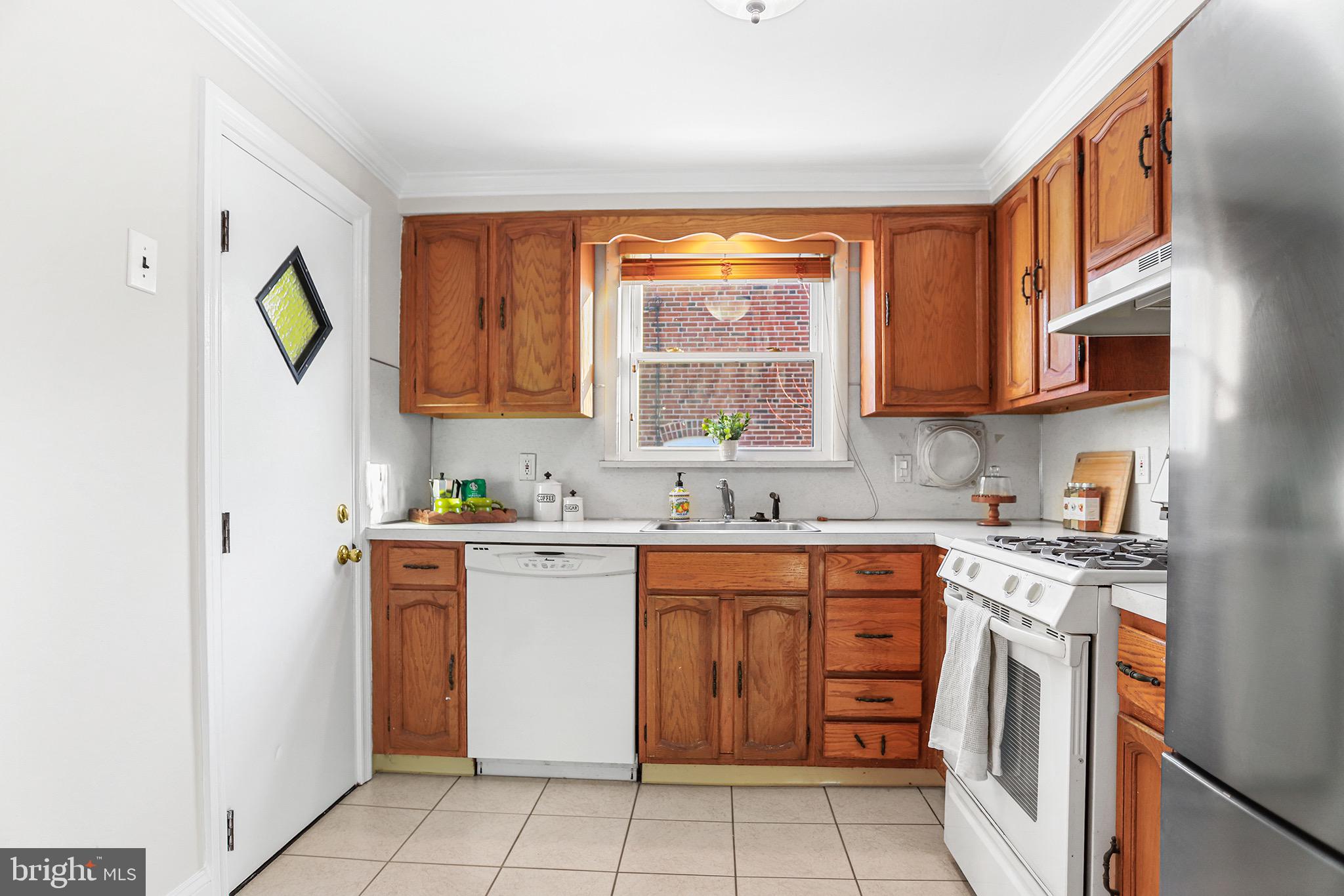 751 Braxton Road Ridley Park, PA 19078 - Photo 8 of 23 Gallery Image 8
