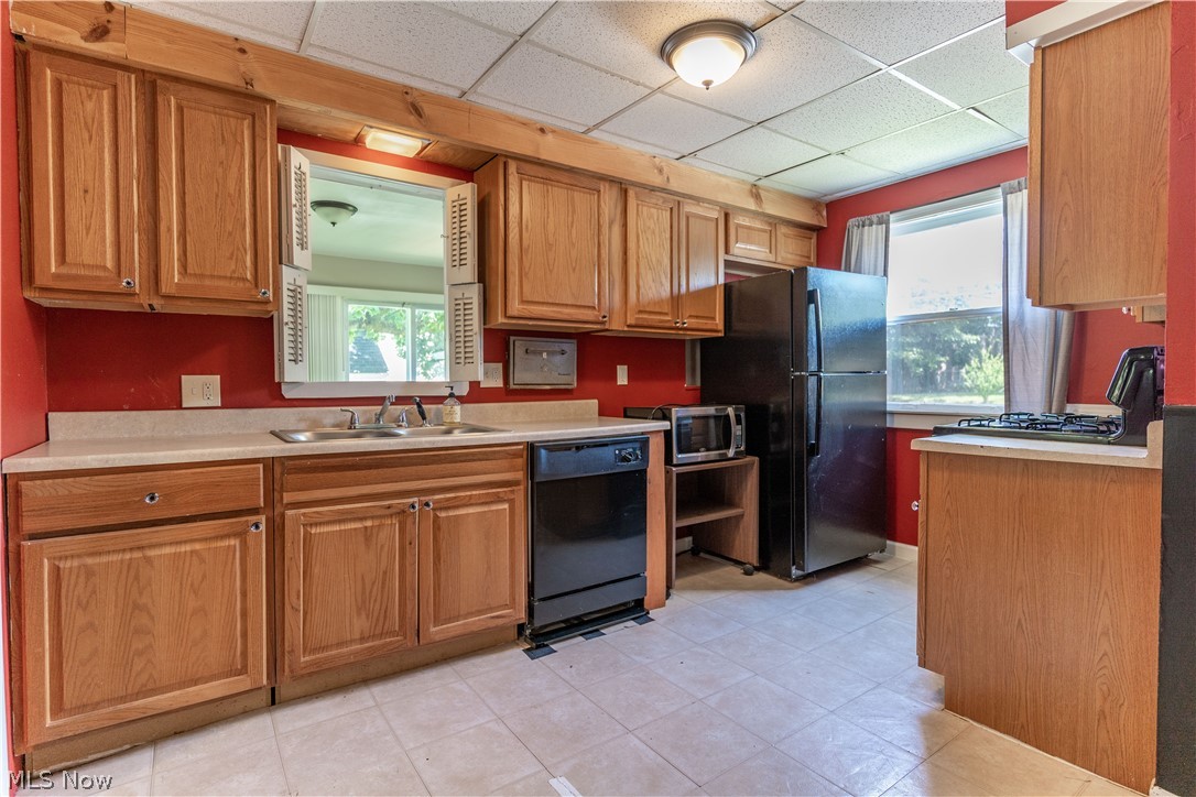 21113 Hansen Road Maple Heights, OH 44137 - Photo 4 of 26