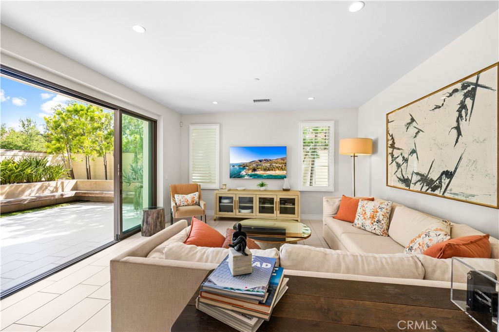 164 Villa Ridge Irvine, CA 92602 - Photo 15 of 49