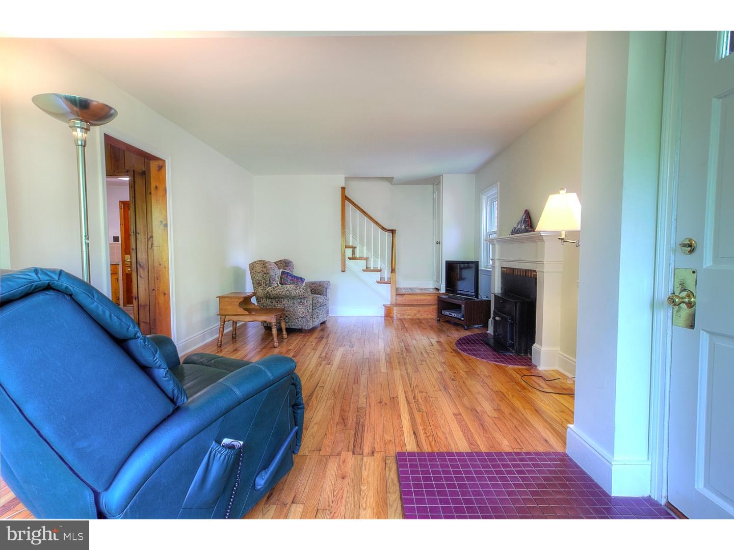 112 Merlin Road Phoenixville, PA 19460 - Photo 3 of 25 Living Room