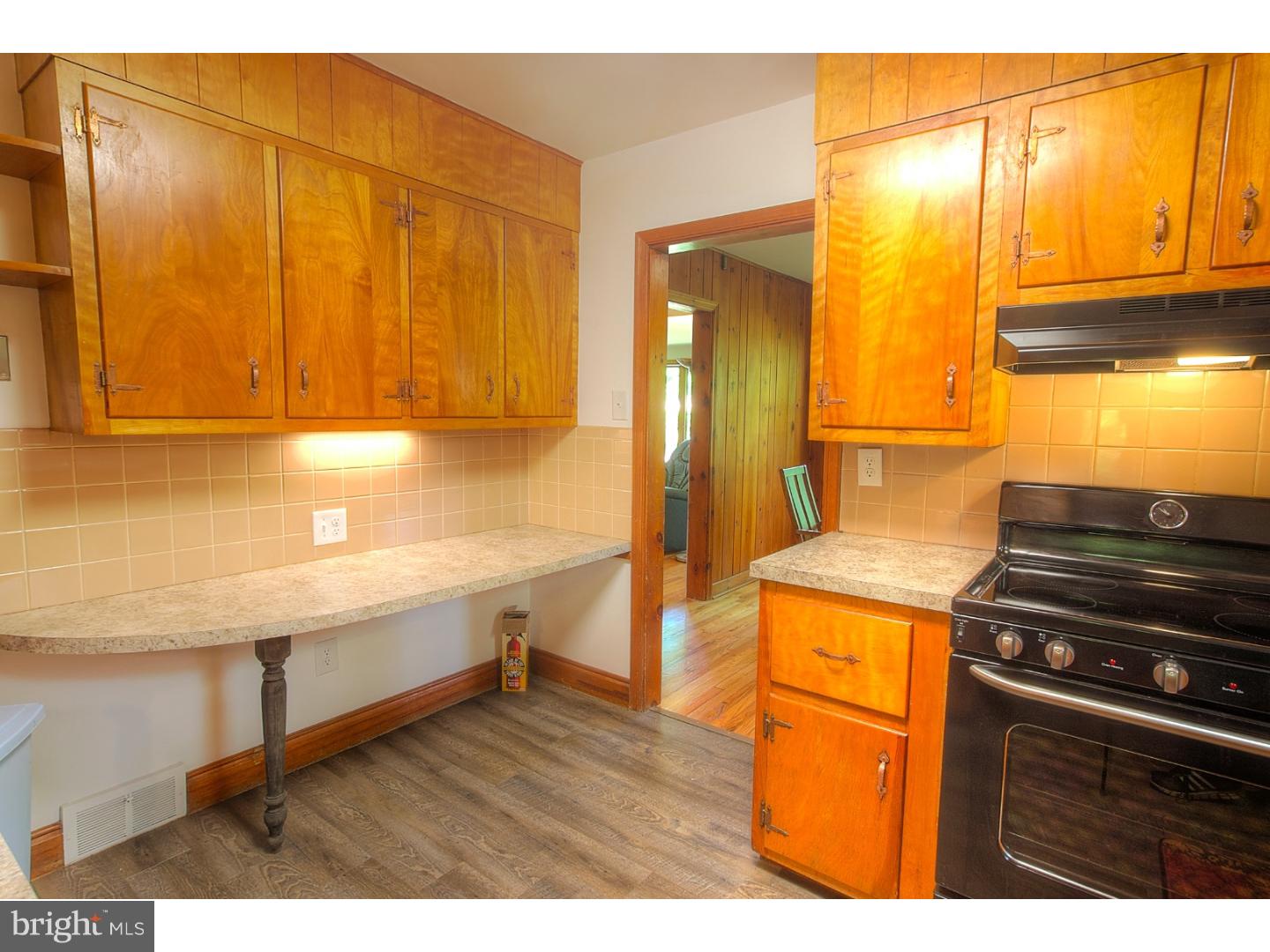 112 Merlin Road Phoenixville, PA 19460 - Photo 7 of 25 Kitchen
