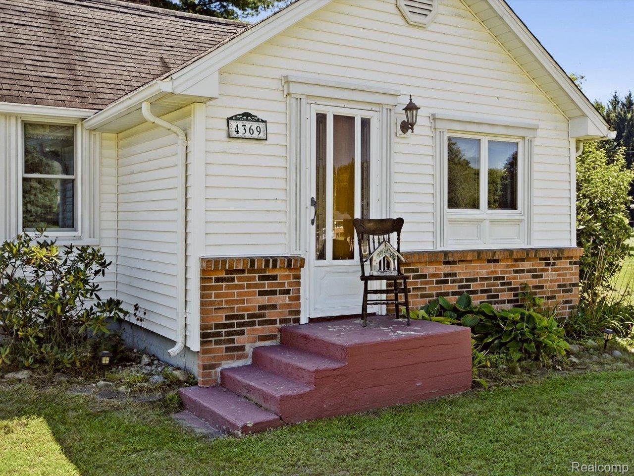4369 Atkins Road Port Huron, MI 48060 - Photo 38 of 41 05-4369 Atkins Rd (5).jpg