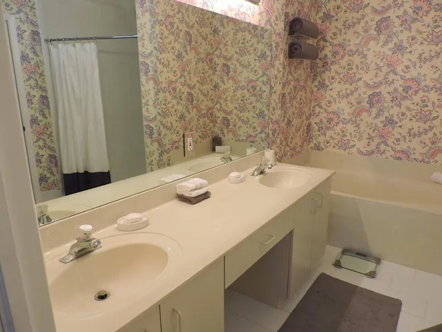 $5,800 | 6761 Montego Bay Boulevard, Unit B, Boca Raton, FL 33433