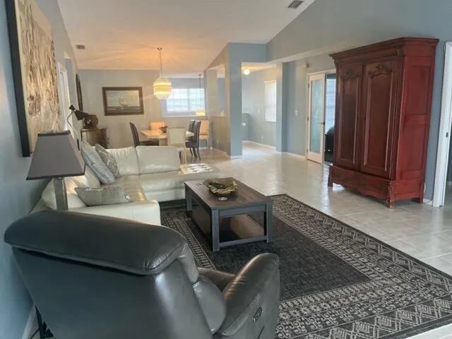 $5,800 | 6761 Montego Bay Boulevard, Unit B, Boca Raton, FL 33433