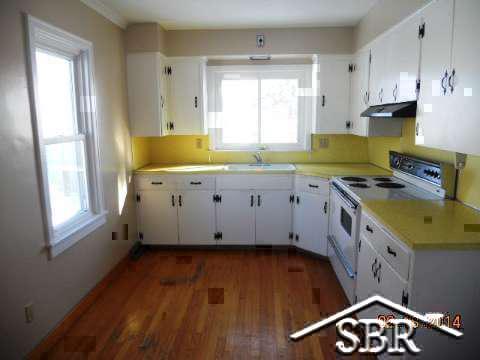 1180 Midland Road Saginaw, MI 48638 - Photo 2 of 15 Kitchen