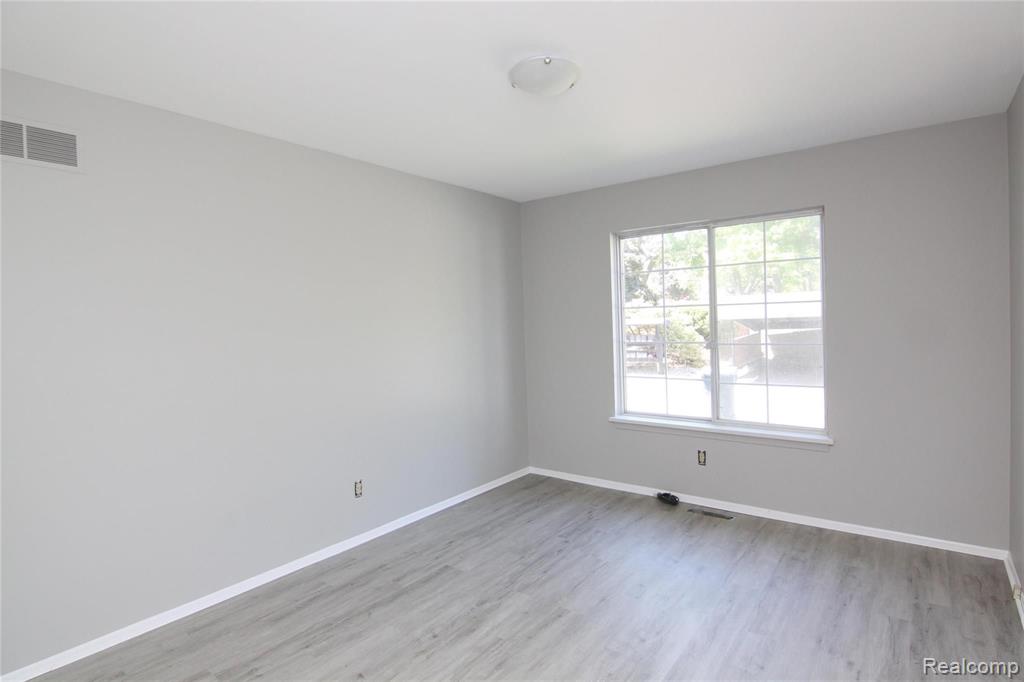 2425 Mulberry Road Bloomfield Hills, MI 48302 - Photo 16 of 22