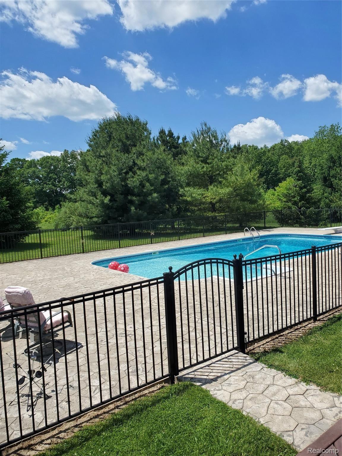 5185 Crandall Road Howell, MI 48855 - Photo 79 of 83 5185 pool9.jpg