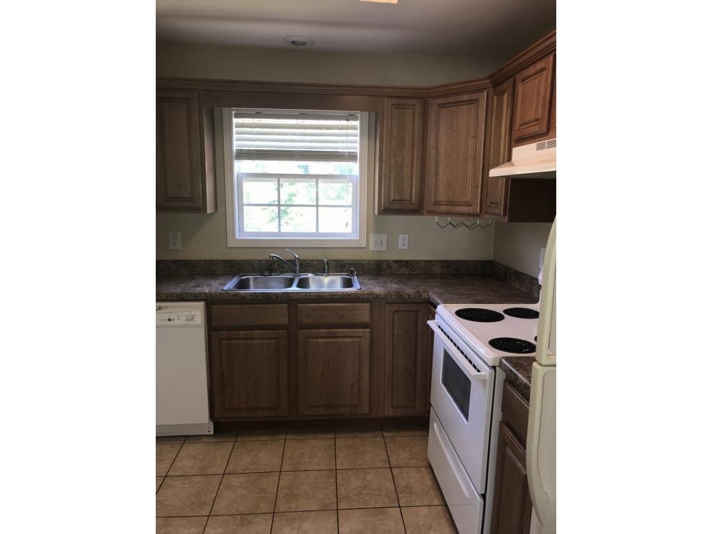 2201 Cherokee Road, Unit 22 Johnson City, TN 37604 - Photo 3 of 10 Photo 3
