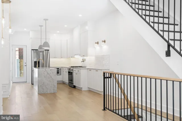 $824,900 | 1002 South 25th Street, Philadelphia, PA 19146