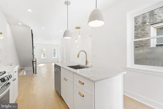 $824,900 | 1002 South 25th Street, Philadelphia, PA 19146