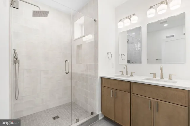 $824,900 | 1002 South 25th Street, Philadelphia, PA 19146