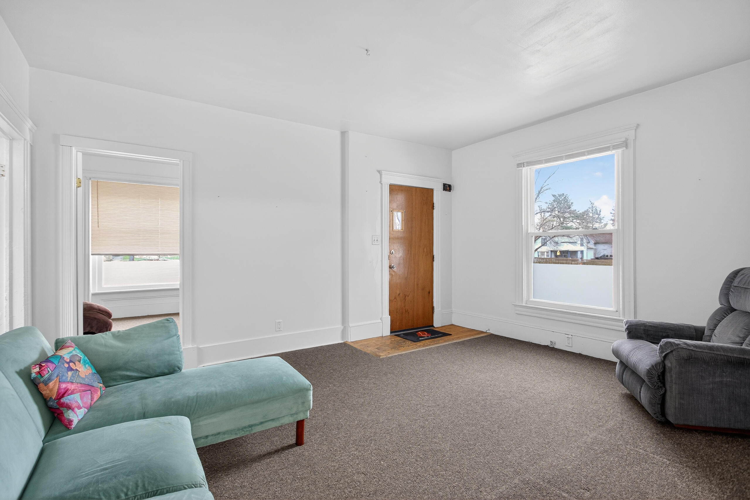 609 Webb Street Jackson, MI 49202 - Photo 6 of 44 012_0N0A1750