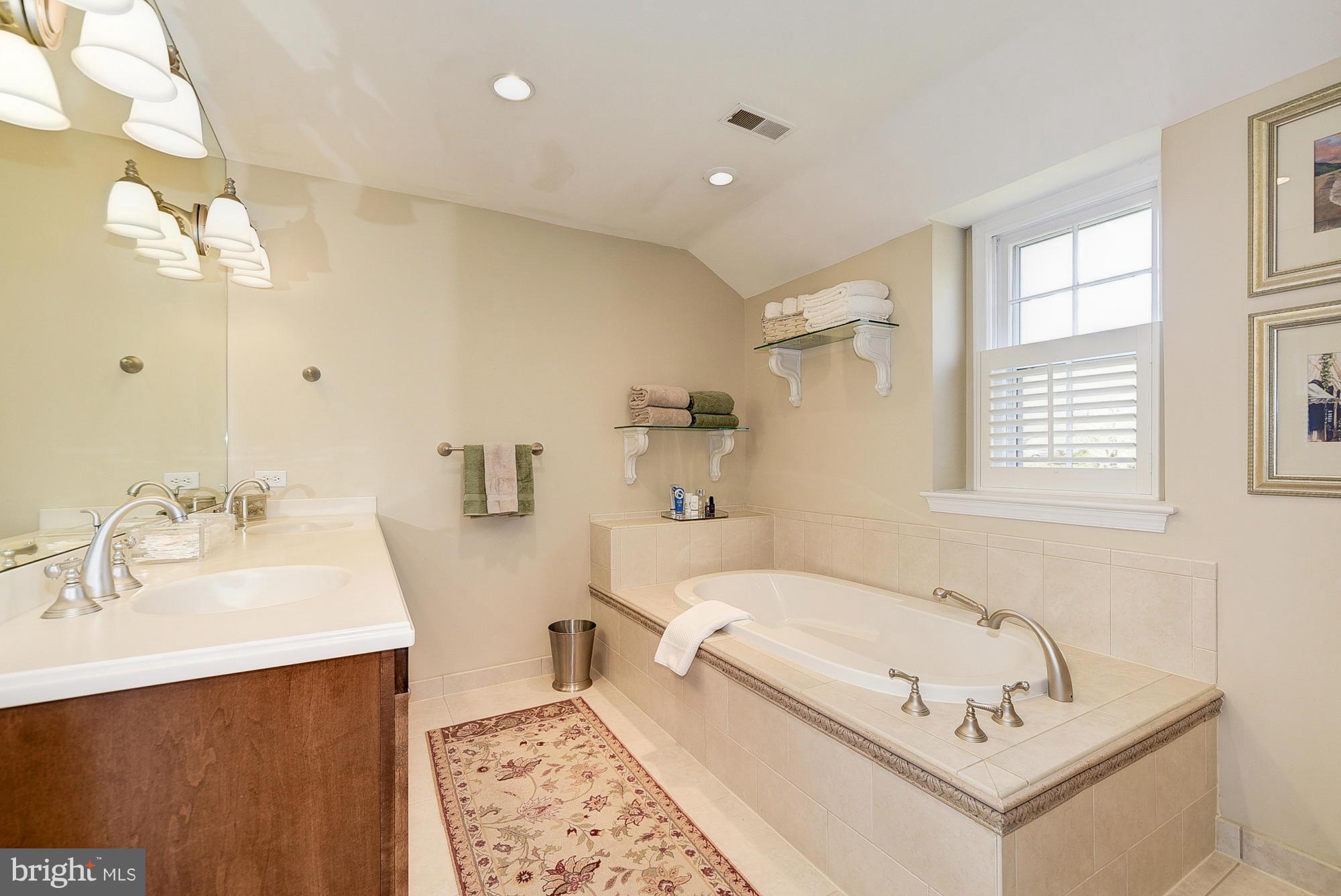 4415 Boxwood Road Bethesda, MD 20816 - Photo 14 of 30 Bath (Master)