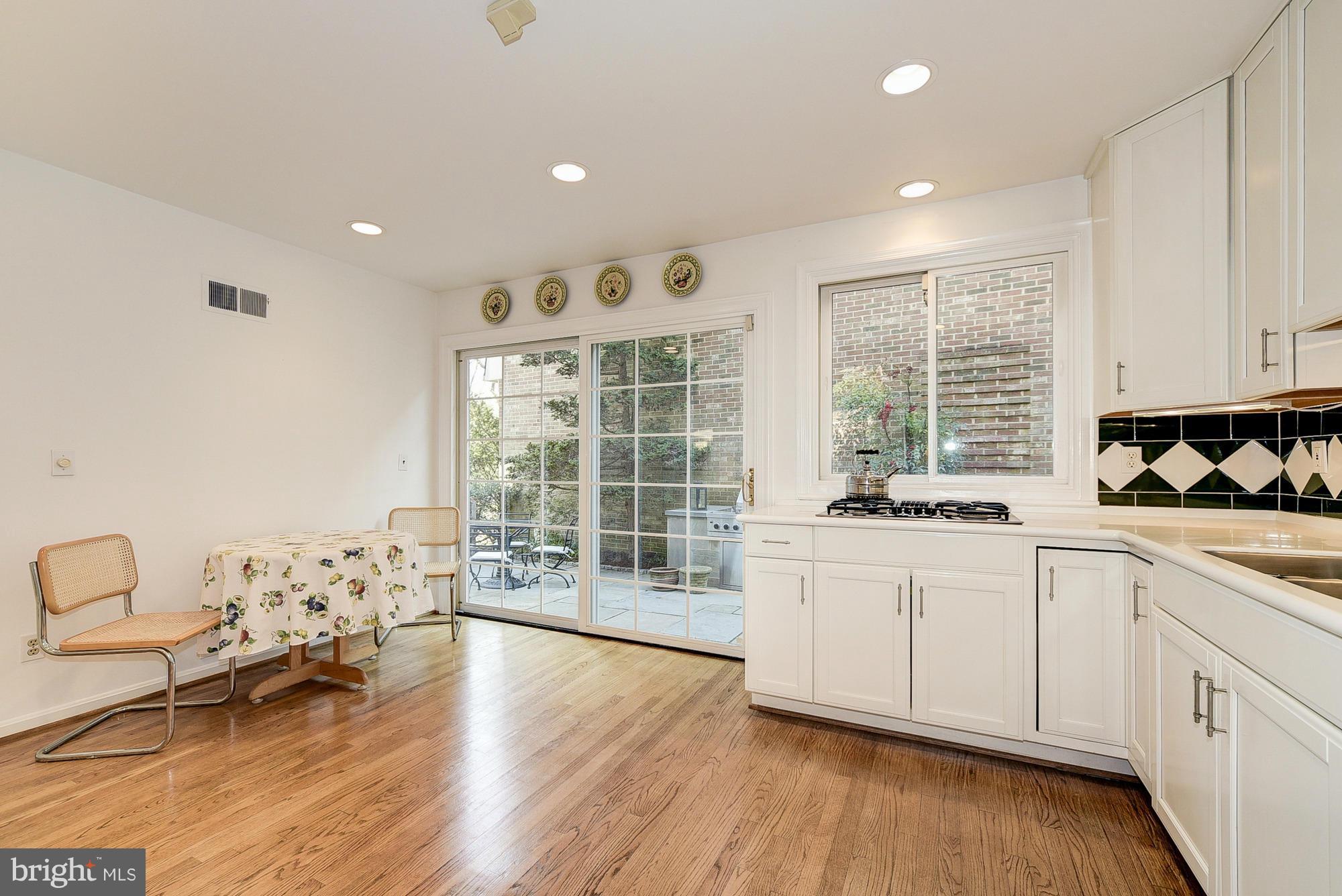 4415 Boxwood Road Bethesda, MD 20816 - Photo 9 of 30 Kitchen