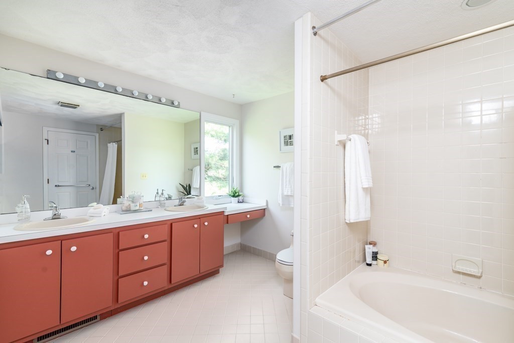 1 Potter Pond, Unit 1 Lexington, MA 02421 - Photo 12 of 30