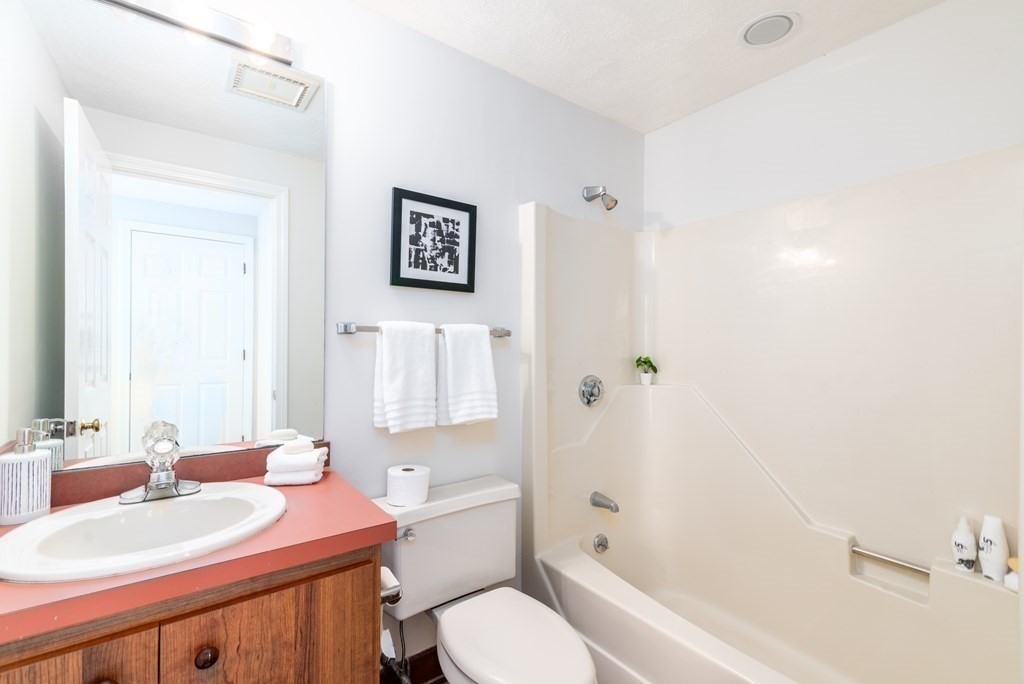 1 Potter Pond, Unit 1 Lexington, MA 02421 - Photo 14 of 30