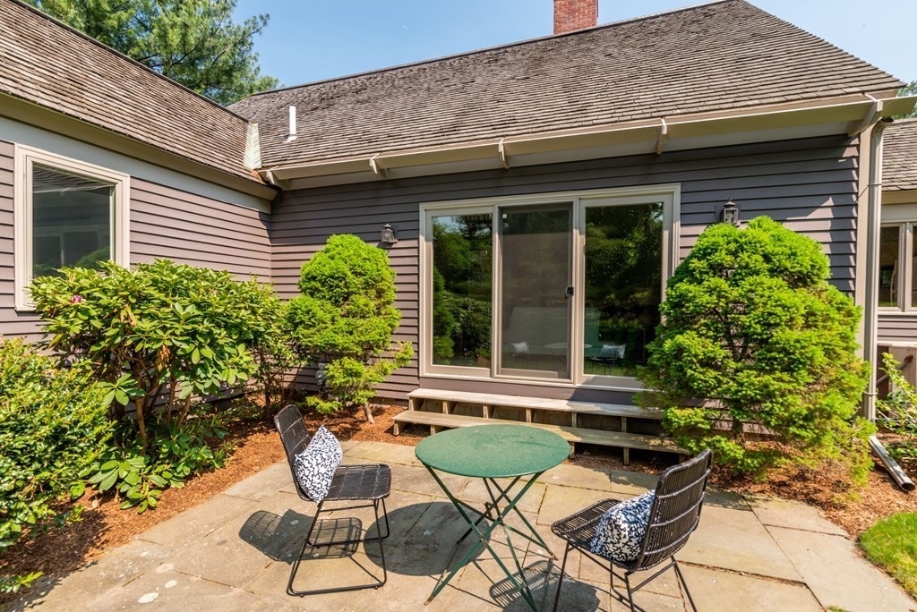 1 Potter Pond, Unit 1 Lexington, MA 02421 - Photo 5 of 30