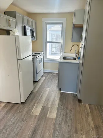 $2,000 | 148 Clinton Street, Unit 5, Montgomery, NY 12549